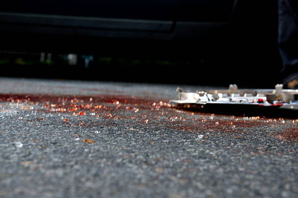 Shattered Glass after a Crash Car Crash - Rim and Shattered Glass autounfall stock pictures, royalty-free photos & images