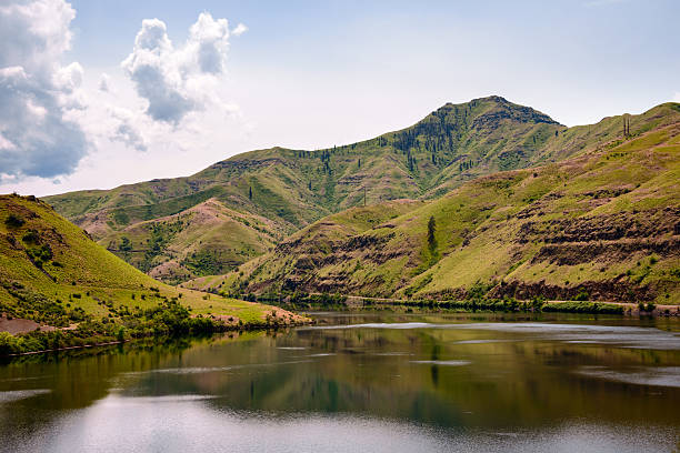 ヘルズキャニオン国立保養地 - snake river canyon ストックフォトと画像