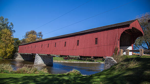 west montrose kryty most (całować bridge), waterloo, ontario, kanada - waterloo ontario zdjęcia i obrazy z banku zdjęć