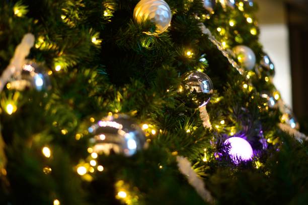 christmas weihnachtsbaum - christmas decoration photography themes christmas ornament stock-fotos und bilder