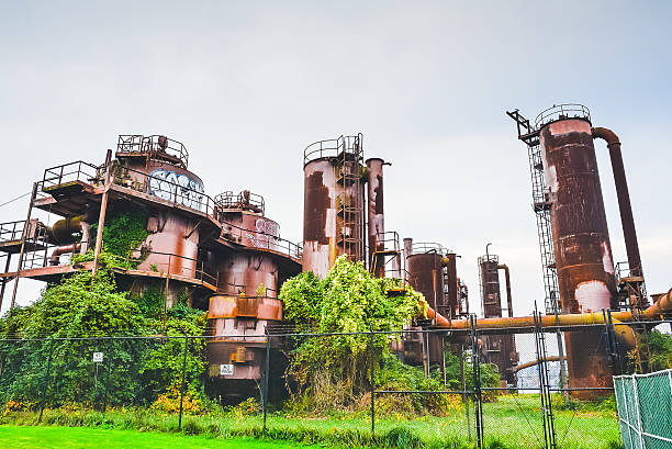 istock Gas Works Park in sunny day almost sunset 506889904