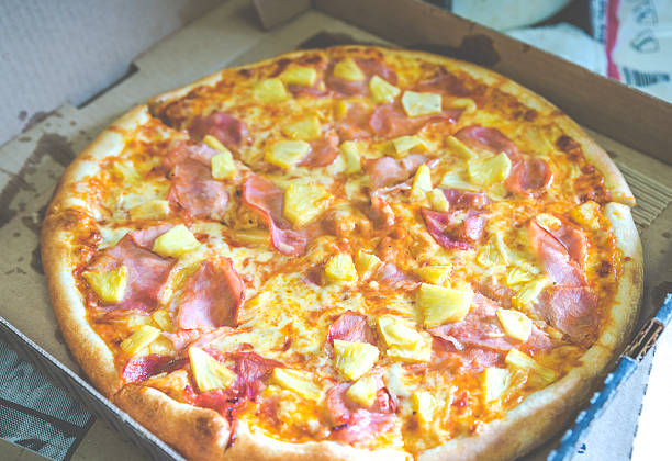 istock Hawaiian pizza in the box 506890000