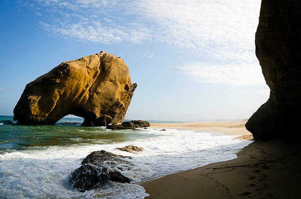 istock Penedo do Guincho - Santa Cruz Beach Rock 506890955