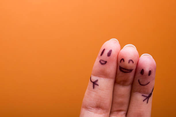 drei lächelnd finger sind sehr froh, dass freunde - finger smiley stock-fotos und bilder