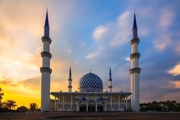 istock The Sultan Salahuddin Abdul Aziz Shah Mosque 506906228