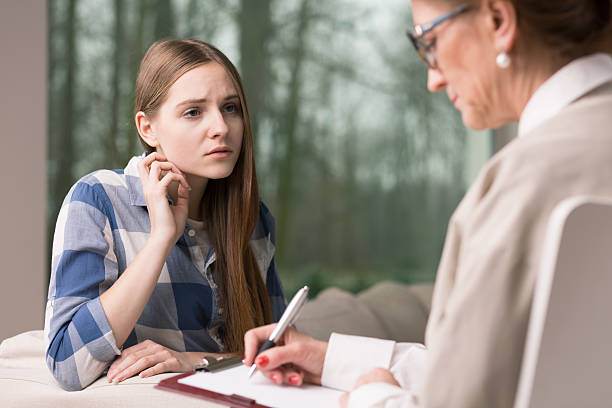 istock Girl at psychologist's 506908314
