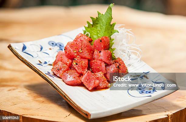 Atún Aperitivos Japonés De Materias Primas Foto de stock y más banco de imágenes de Aperitivo - Plato de comida - Aperitivo - Plato de comida, Atún - Pescado, Comida japonesa