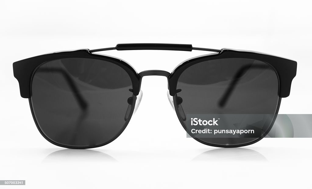 Okulary przeciwsłoneczne wyizolowane na białym tle - Zbiór zdjęć royalty-free (Akcesorium osobiste)