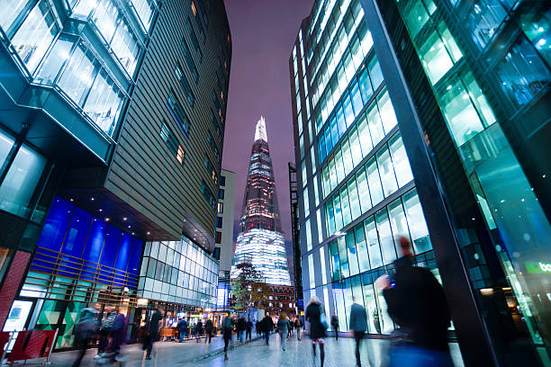 istock Business office building in London, England 507004074