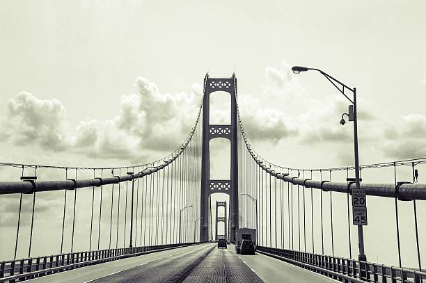 mackinaw bridge - straits of mackinac foto e immagini stock