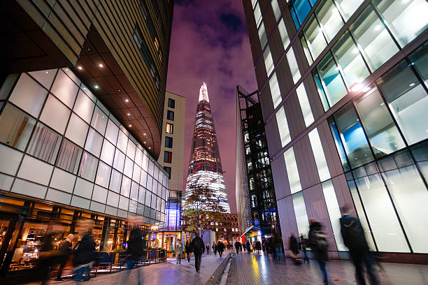 istock Business office building in London, England 507004552