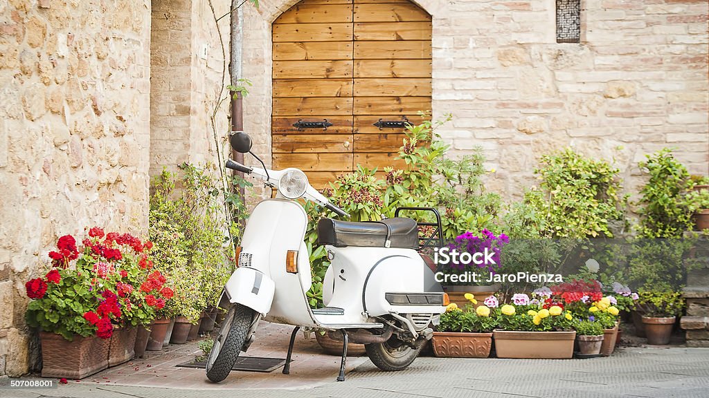 Uno de los más populares de transporte en Italia, vintage Vespa - Foto de stock de Italia libre de derechos
