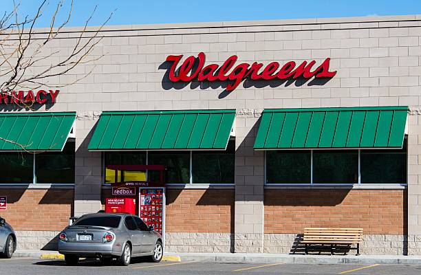 Walgreens Fort Collins, Colorado, USA - February 19, 2014: A Walgreens in Fort Collins. Walgreens was founded in 1901 in Chicago, Illinois and has grown to over 8000 locations and is the largest chain of drugstores in the United States. walgreens stock pictures, royalty-free photos & images