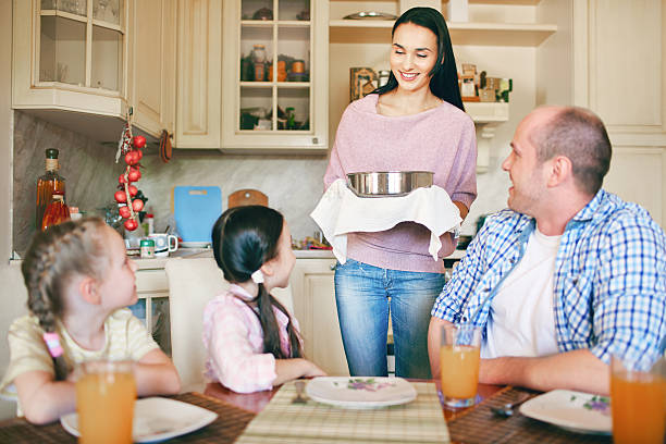 istock Family in the kitchen 507031413