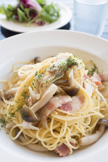 istock Mushrooms and bacon pasta 507035074