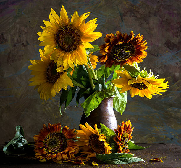istock Beautiful sunflowers in a vase 507066887