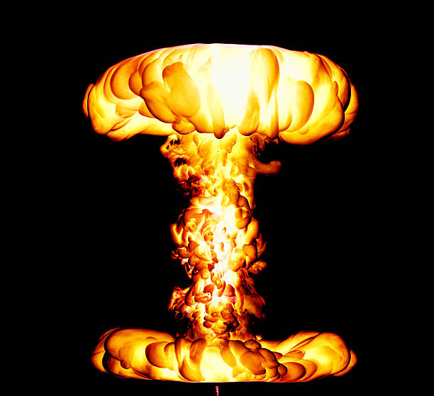 ka-boom! - mushroom cloud imagens e fotografias de stock