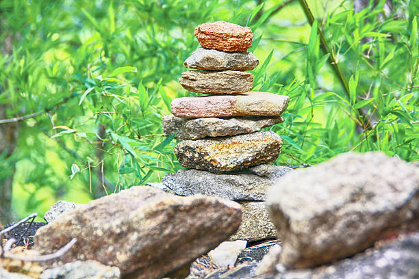 inuksuk stos kamieni - inunnguaq zdjęcia i obrazy z banku zdjęć