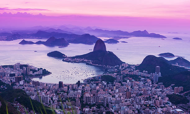 istock Mountain Sugar Loaf and Botafogo in Rio de Janeiro 507157111