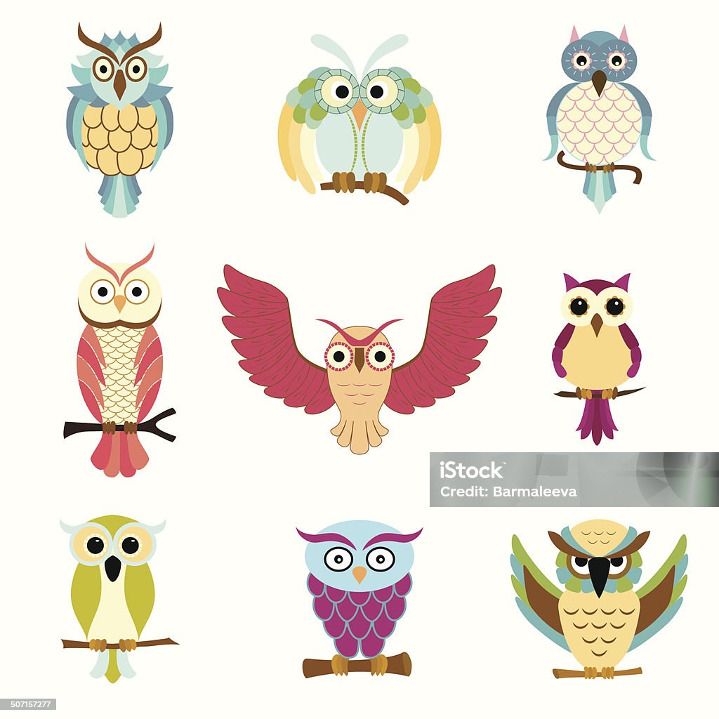 Set di nove Fumetto colorato owls - arte vettoriale royalty-free di Albero