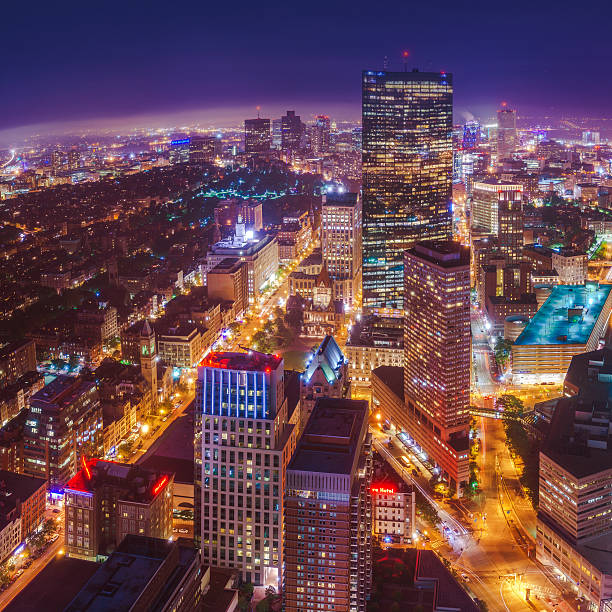 horizonte de boston - boston skyline night city imagens e fotografias de stock