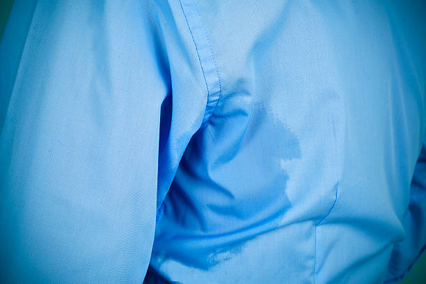 男性には、脇の下汗染み - sweat armpit sweat stain shirt ストックフォトと画像