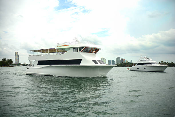 istock Miami Tourboats On Biscayne Bay 507210579
