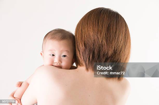 Asia Madre Y Bebé Niño Foto de stock y más banco de imágenes de 0-11 meses - 0-11 meses, 20 a 29 años, 30-39 años