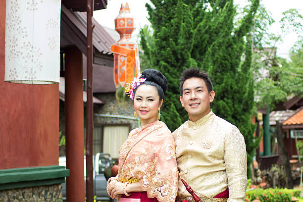 istock traditional wedding dress 507213017