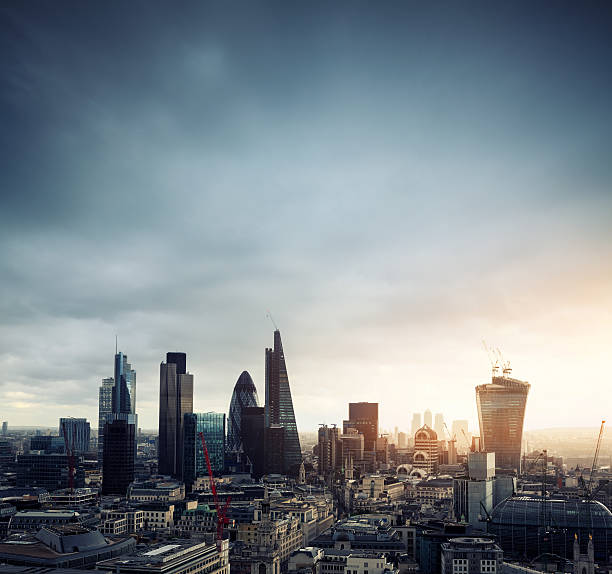 cidade de londres - crane skyline uk tower of london imagens e fotografias de stock