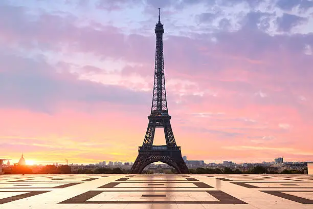 Paris , Eiffel tower at sunrise