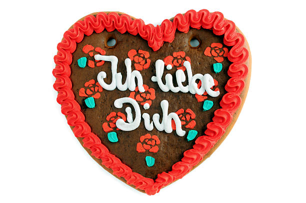 istock Gingerbread heart cake with i love you message 507256404