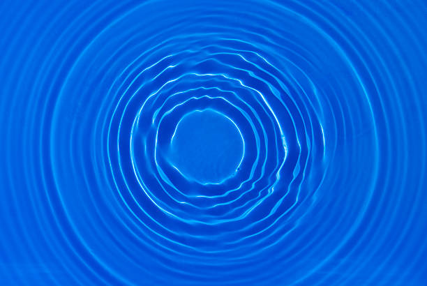 círculo piscina de agua - ripple water circle motion fotografías e imágenes de stock