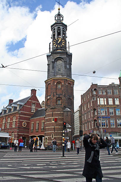 niderlandy: munttoren w amsterdamie - munt tower zdjęcia i obrazy z banku zdjęć