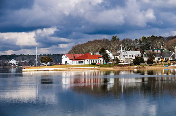 istock Winter Reflections on Buttermilk Bay 507301608