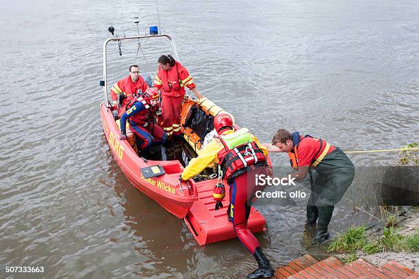 Swiftwater Rescue Drill Stroemungsretter Dlrg Stock Photo - Download Image Now - Assistance, A Helping Hand, Accidents and Disasters