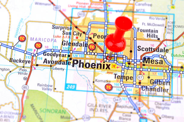 phoenix e mapa - phoenix arizona city road - fotografias e filmes do acervo