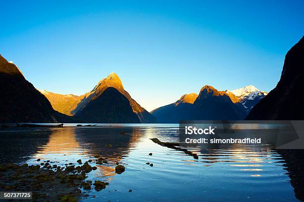 ミルフォード音風景 - シルエットのストックフォトや画像を多数ご用意 - シルエット, ニュージーランド, ニュージーランド南島