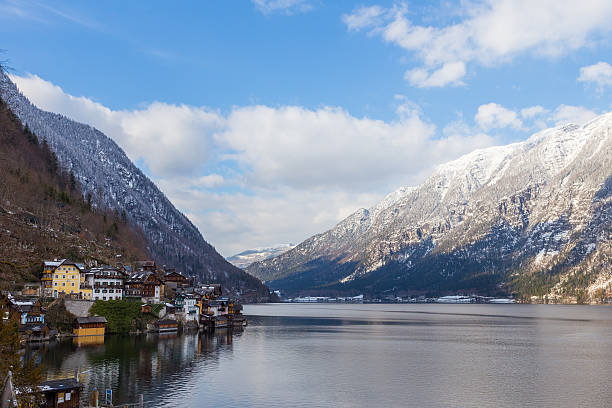 istock Lake and mountains view of Hallstatt, Austria 507376976