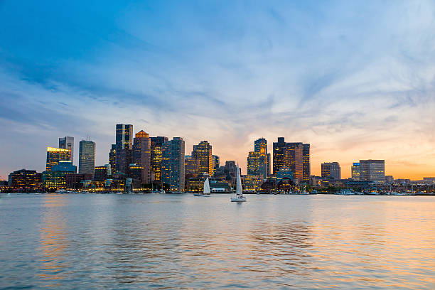 panorama de skyline de cidade de boston - boston skyline night city imagens e fotografias de stock