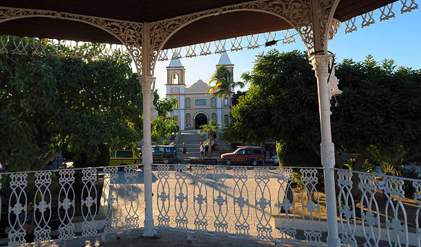 iglesia católica y la misión de san josé del cabo - town san jose del cabo mexico color image fotografías e imágenes de stock