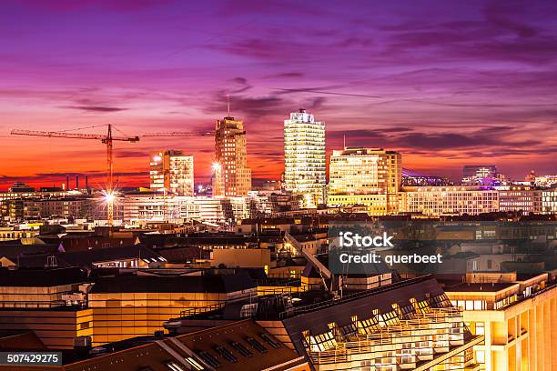 Die Skyline Von Berlin Potsdamer Platz Stockfoto und mehr Bilder von Abenddämmerung - Abenddämmerung, Architektur, Außenaufnahme von Gebäuden