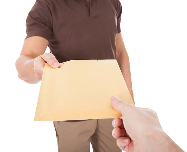 close -up of メイルマンメールを企画者 - men mail manual worker human hand ストックフォトと画像