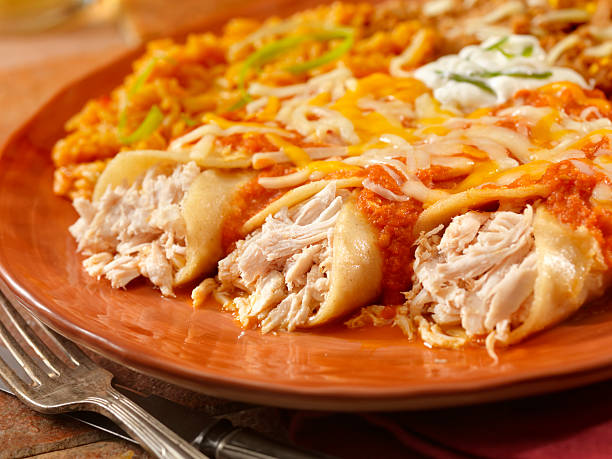 entomadas 、チキンエンチラーダ - quesadilla chicken mexican cuisine cheese ストックフォトと画像