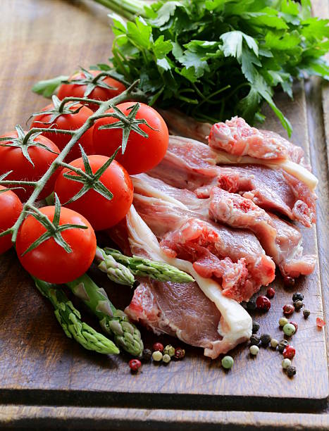 날것 고기류, 램챱, 야채면 나무 의사협회 - rack of lamb chop cutlet food 뉴스 사진 이미지