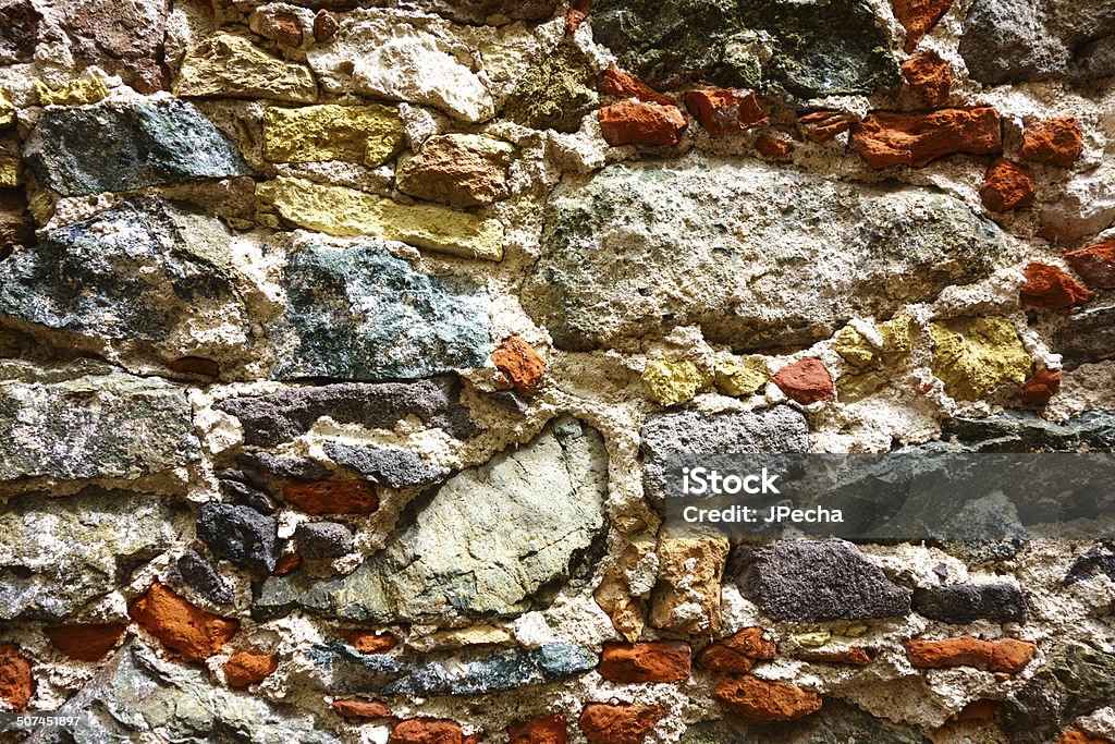 Fondo colorido de la pared de rocas muchos colores y texturas Horizontal - Foto de stock de Abstracto libre de derechos