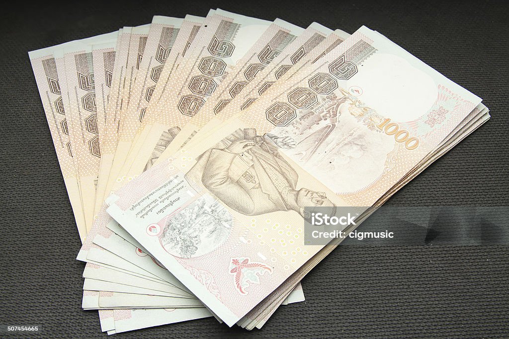 ธนบัตร 1000 บาท ภาพสต็อก - ดาวน์โหลดรูปภาพตอนนี้ - กระดาษ - วัสดุ,  การถ่ายภาพ - ภาพ, การถ่ายภาพมาโคร - Istock