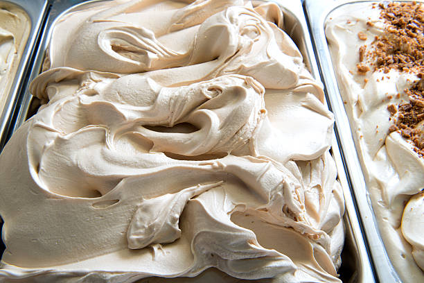 gelato in una scatola - ice cream parlor ice cream dessert italian culture foto e immagini stock
