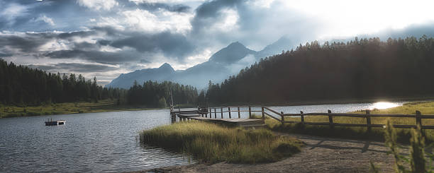 国立公園－パノラマに広がる画像 - st moritz panoramic switzerland graubunden canton ストックフォトと画像