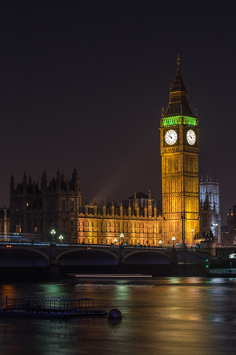 Big Ben / Elizabeth Tower in London at night